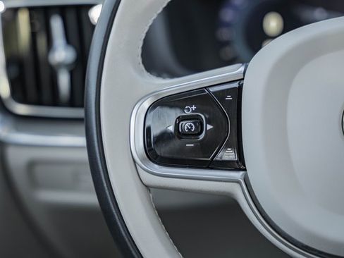 Used 2023 Volvo S60 T8 Plus image 26