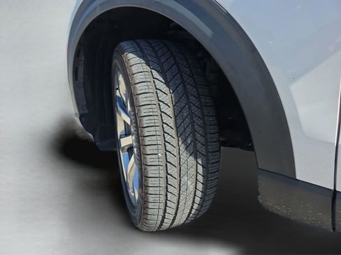 Used 2020 Ford Explorer Platinum w/ Premium Technology Package image 37