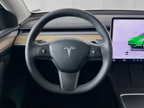 Used 2023 Tesla Model Y Long Range image 16