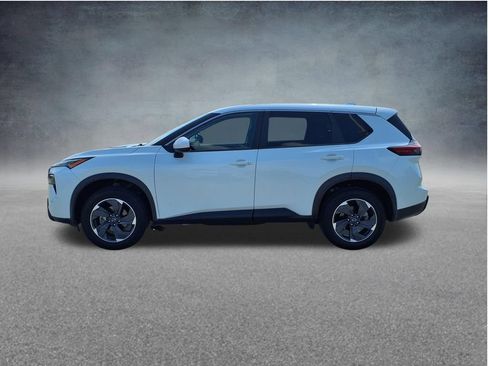 Used 2024 Nissan Rogue SV FWD image 5
