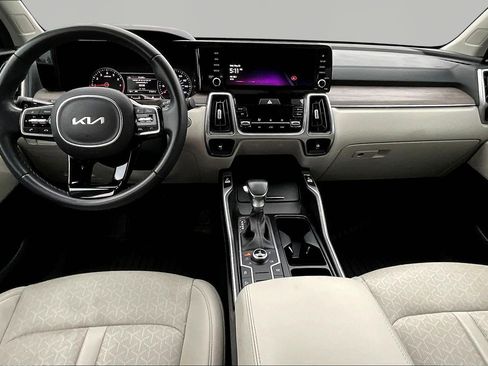 Used 2023 Kia Sorento S w/ Panoramic Sunroof Package AWD/4WD image 7