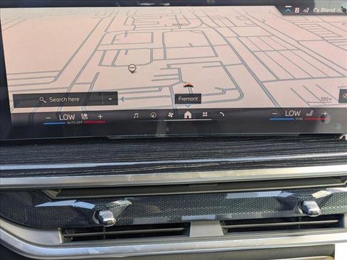 Used 2025 BMW X7 xDrive40i w/ M Sport Package image 13