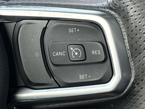 Used 2022 Jeep Gladiator Mojave w/ Trailer Tow Package AWD/4WD image 19