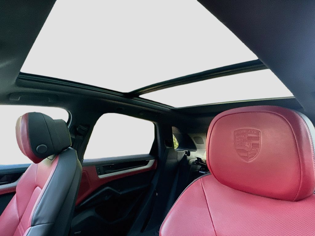 Certified 2026 Porsche Cayenne E-Hybrid AWD/4WD image 21