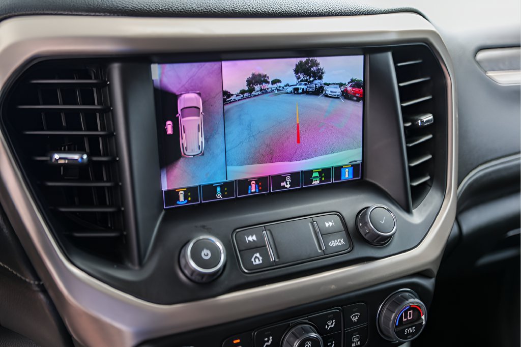 Used 2023 GMC Acadia Denali w/ Denali Technology Package AWD/4WD image 14