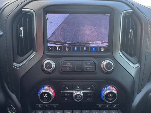 Used 2022 GMC Sierra 2500 Denali w/ Denali Ultimate Package AWD/4WD image 25
