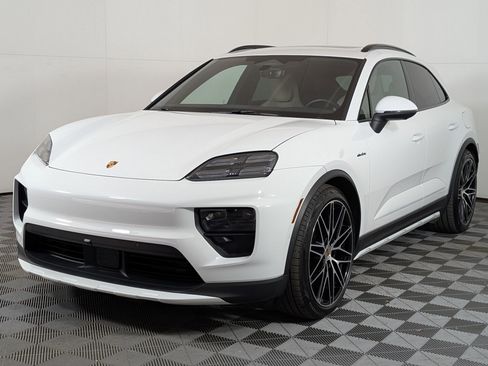 Used 2025 Porsche Macan 4 Electric image 1