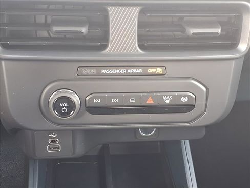 New 2025 Ford Maverick XL w/ Equipment Group 101A image 21