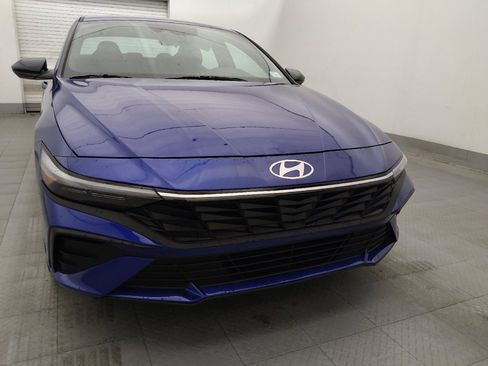 Used 2025 Hyundai Elantra Sport FWD image 14