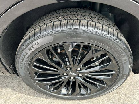 Used 2023 Lincoln Corsair AWD w/ Equipment Group 101A image 11