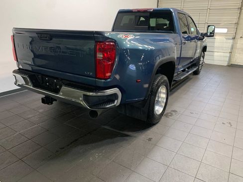 Used 2025 Chevrolet Silverado 3500 LTZ w/ LTZ Convenience Package image 3