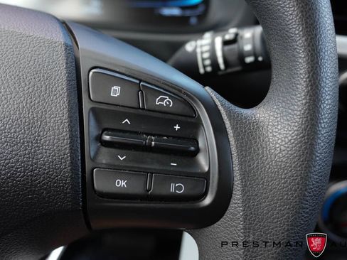 Used 2024 Hyundai Venue SE FWD image 23