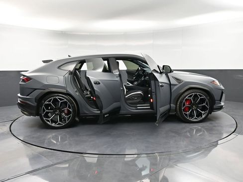 Used 2024 Lamborghini Urus Performante AWD/4WD image 41
