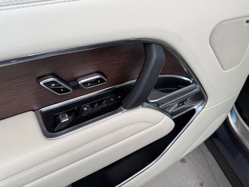 Used 2024 Land Rover Range Rover Long Wheelbase SE AWD/4WD image 22