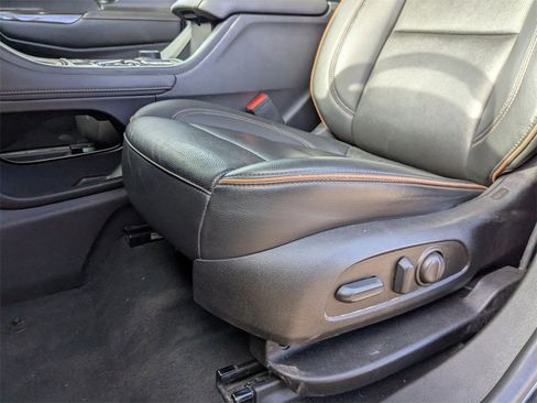 Used 2022 GMC Acadia AT4 w/ Preferred Package image 15