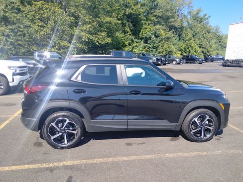 Used 2023 Chevrolet TrailBlazer RS image 2