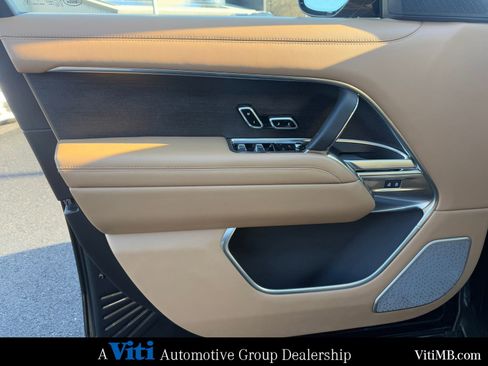 Used 2025 Land Rover Range Rover Long Wheelbase Autobiography image 16