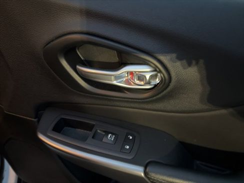 Used 2022 Jeep Cherokee Latitude Lux image 20