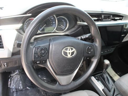 Used 2014 Toyota Corolla LE FWD image 12