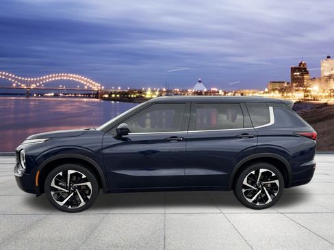 Used 2024 Mitsubishi Outlander SEL image 2