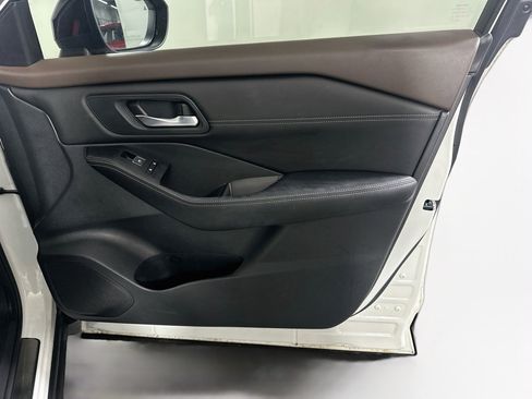 Used 2023 Nissan Rogue SL w/ SL Premium Package FWD image 34