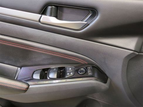 Used 2023 Nissan Altima 2.5 SR image 15