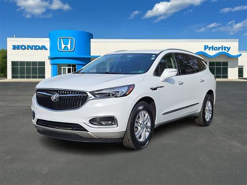 Used 2020 Buick Enclave Essence w/ Sound and Sites Package image 1