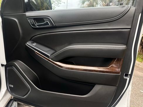 Used 2019 Chevrolet Tahoe LT w/ Luxury Package RWD image 30
