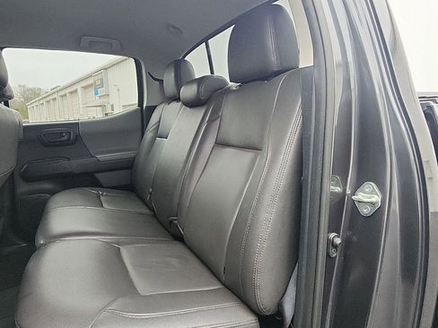 Used 2019 Toyota Tacoma SR image 22