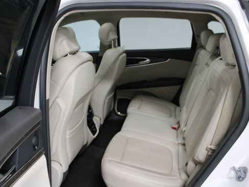Used 2019 Lincoln Nautilus Reserve FWD image 26