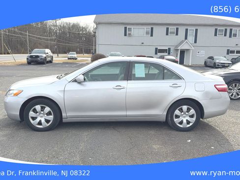 Used 2009 Toyota Camry LE image 3