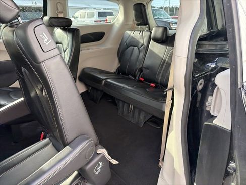 Used 2020 Chrysler Voyager Lxi image 28