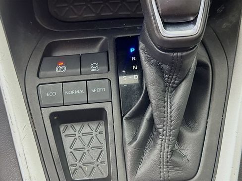 Used 2022 Toyota RAV4 XLE Premium FWD image 20