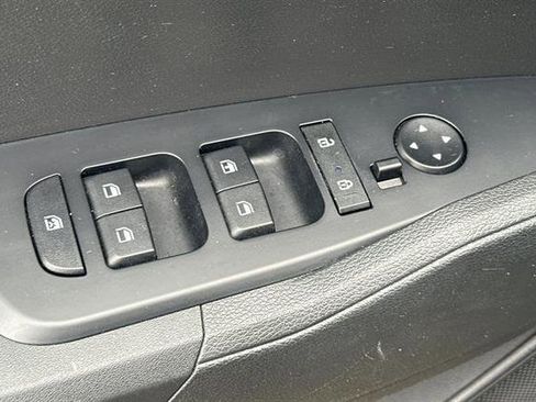 Used 2024 Kia Sportage LX image 13