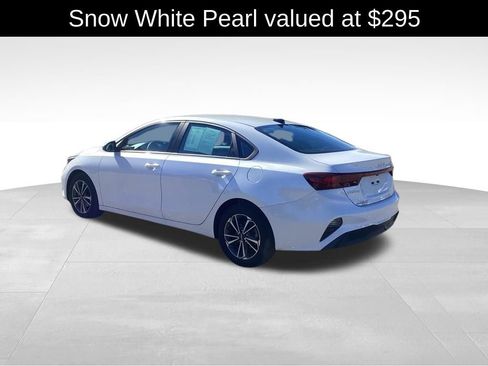 Used 2023 Kia Forte LXS w/ LXS Technology Package FWD image 5