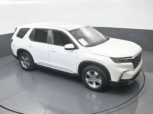 Used 2025 Honda Pilot EX-L image 57