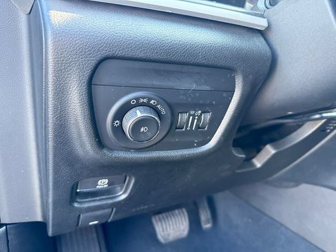 Used 2023 Jeep Grand Cherokee Limited AWD/4WD image 16