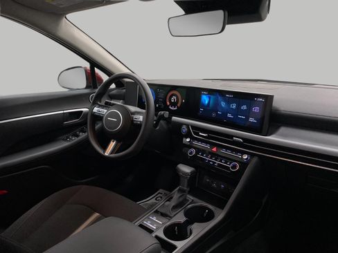 Certified 2025 Hyundai Sonata SE FWD image 18