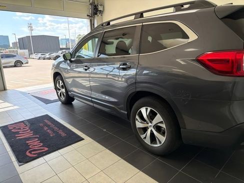 Used 2022 Subaru Ascent Premium w/ Convenience Package AWD/4WD image 9