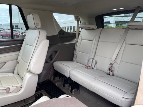 Used 2024 GMC Yukon Denali AWD/4WD image 16