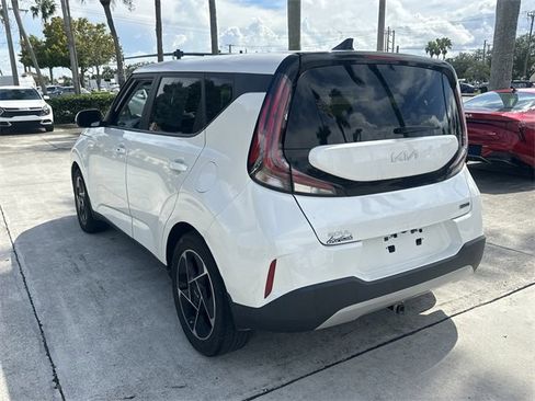 Certified 2023 Kia Soul EX image 8