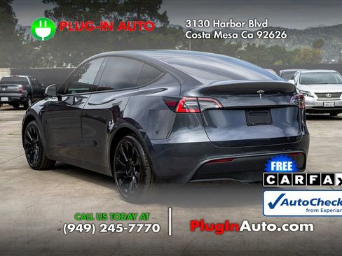 Used 2021 Tesla Model Y Standard Range image 2