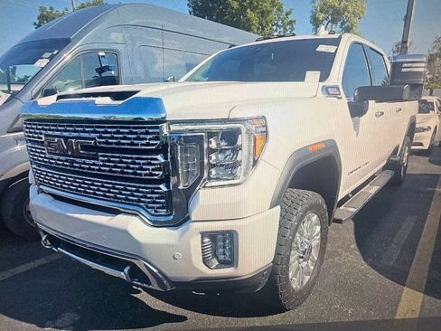 Used 2021 GMC Sierra 2500 Denali AWD/4WD image 2