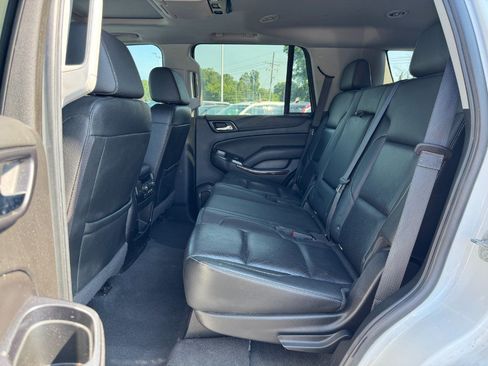 Used 2019 GMC Yukon SLT AWD/4WD image 16