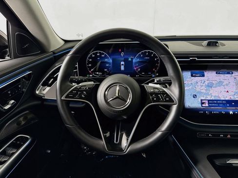 Used 2025 Mercedes-Benz E 450 4MATIC All-Terrain Wagon w/ MBUS Superscreen Package image 11
