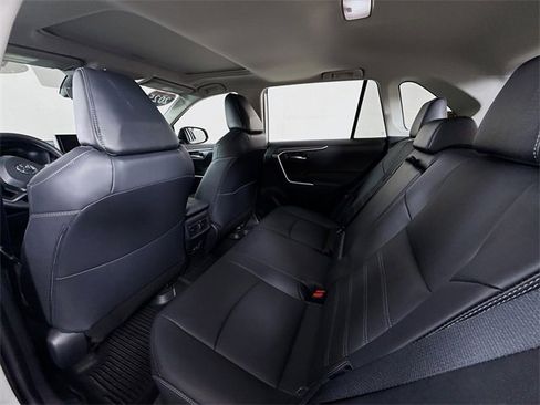 Used 2025 Toyota RAV4 XLE Premium image 10