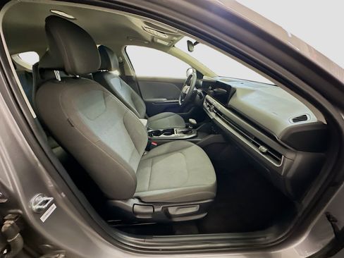 Used 2025 Kia K4 FWD image 32