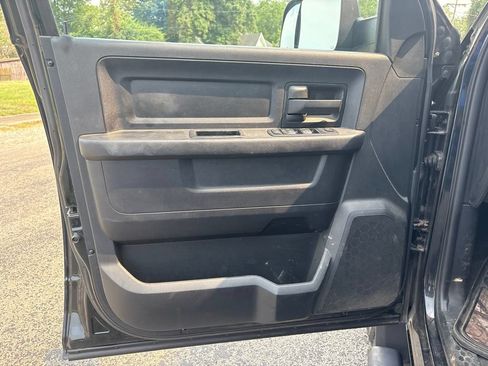 Used 2015 RAM 3500 Tradesman w/ Chrome Appearance Group AWD/4WD image 13