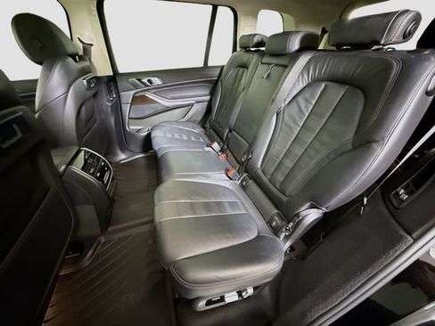 Used 2021 BMW X7 xDrive40i w/ Parking Assistance Package image 24