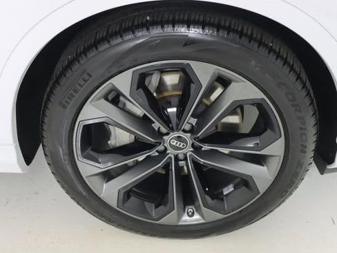 Used 2025 Audi Q7 3.0T Prestige w/ Prestige Package image 9